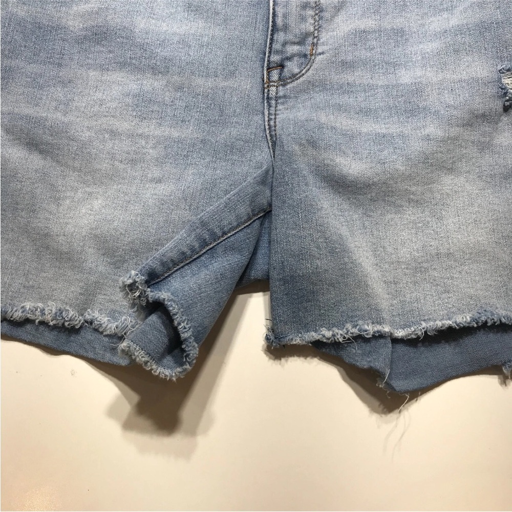 Seven7 Shorts Women Size 8
Denim High-Rise
Cut Off Distressed Midi
5 Pocket - Picture 4 of 6
